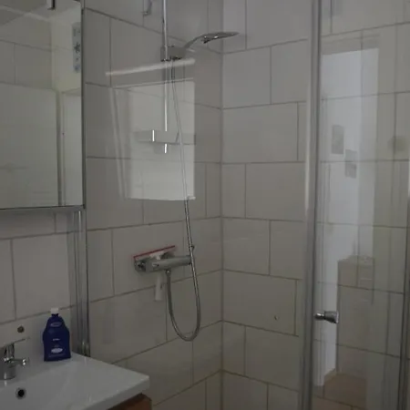 Kutter Im Schiffehaus * شيلينغ